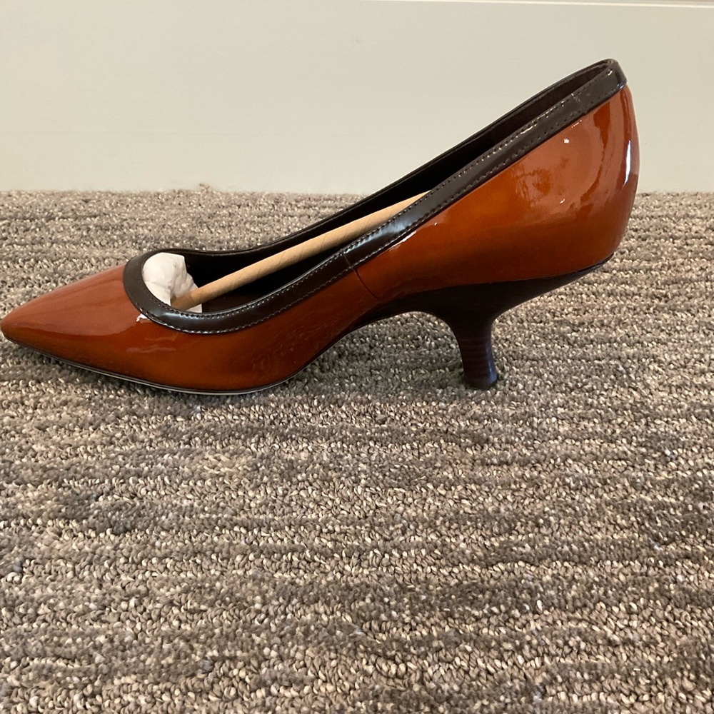 Tory Burch Angle Pump - Brown - Picture 5 of 8